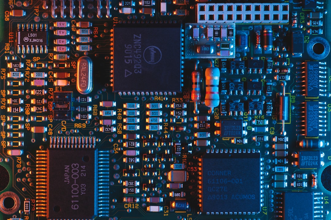 Placa electrónica con microchips y semiconductores